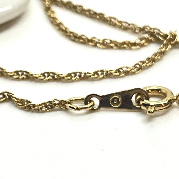 VINTAGE AVON FLORAL Monogram T Heart Pendant Necklace White Porcelain Gold Tone - Picture 12 of 14